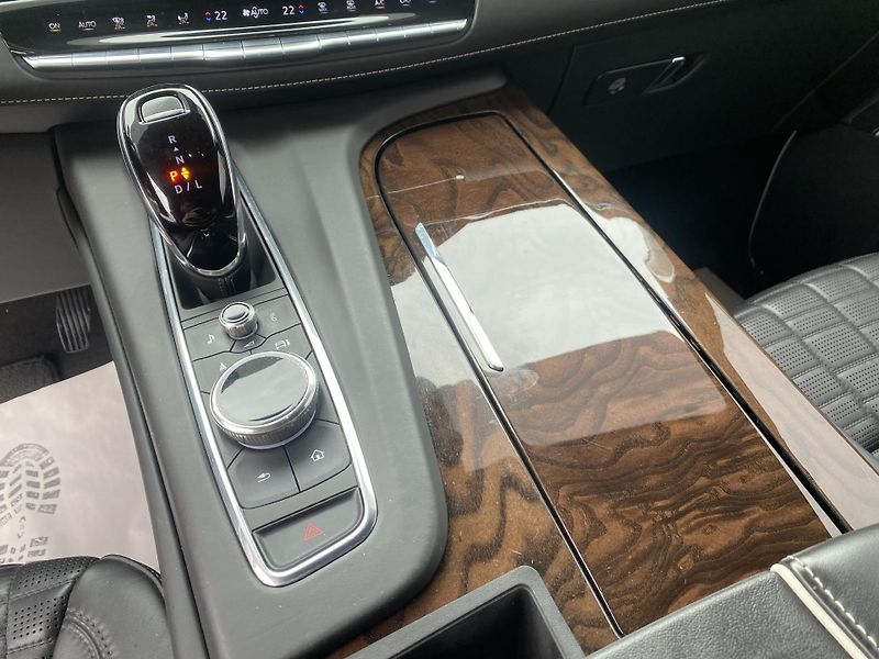 Cadillac Escalade 6.2i V8 430PS FULL 46TKM LPG!! - fotka 159 z 168