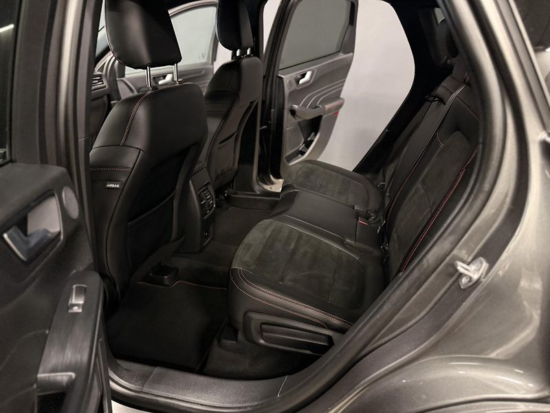 Ford Kuga (2023) 2.5i,HEV, ST-LINE, 4X4,ZÁRUKA - fotka 19 z 39