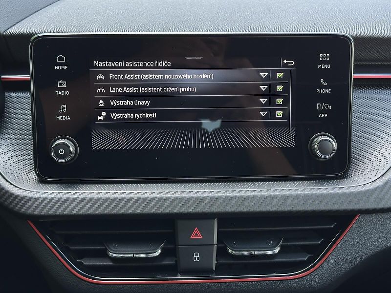 Škoda Scala 1.0TSi DSG Monte Carlo 116PS M - fotka 32 z 42
