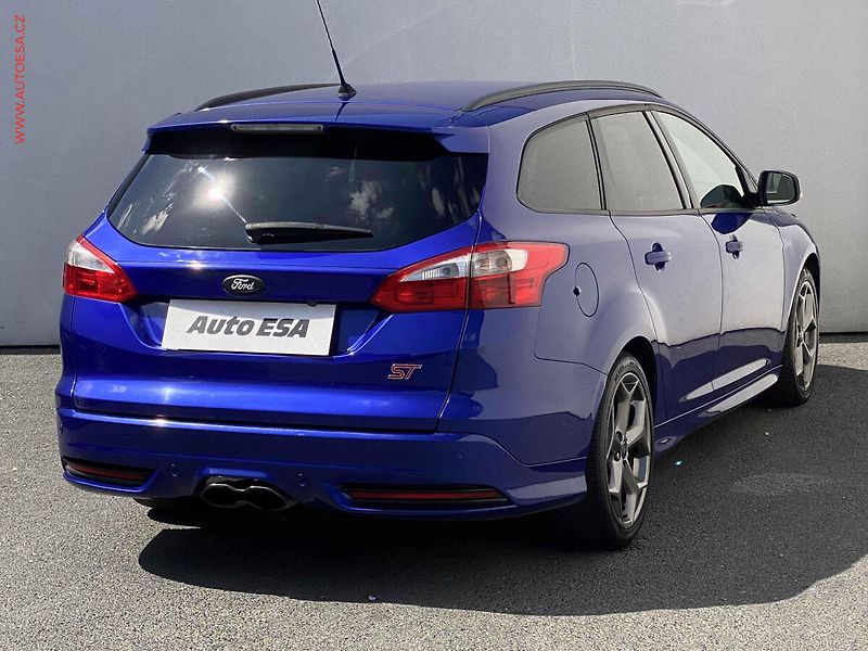 Ford Focus (2012) 2.0EB, AC, bixen, kamera - fotka 4 z 16