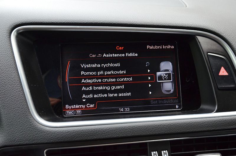 Audi Q5 (2015) 2.0 TDi 140kW Quattro S-LINE - fotka 42 z 45