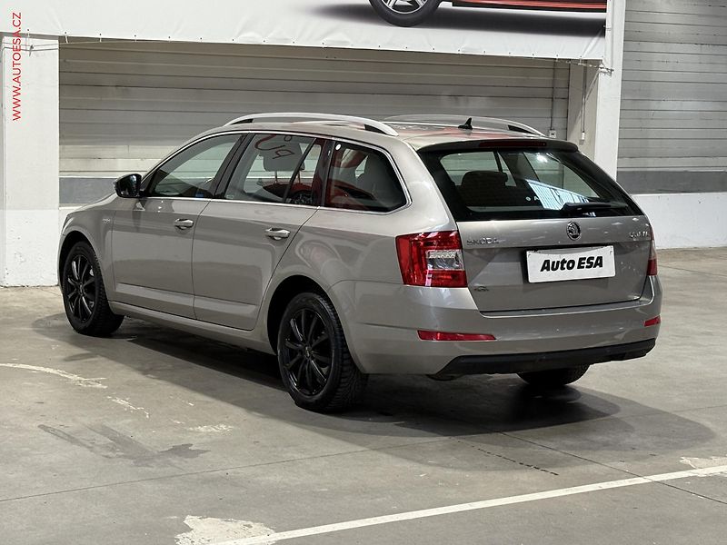 Škoda Octavia (2016) 2.0 TDi, ČR, L&K, DSG, +ALU - fotka 6 z 27