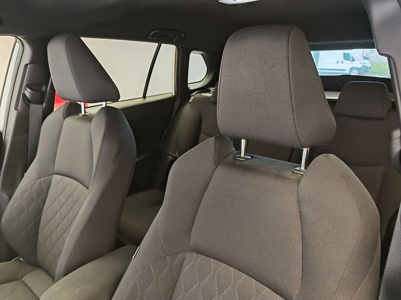 Toyota Corolla Cross 1.8 Hybrid Style - fotka 14 z 39