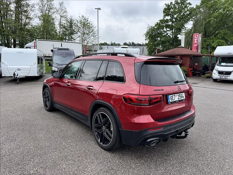 Mercedes-Benz GLB 2,0   AMG 35 - fotka 4 z 15