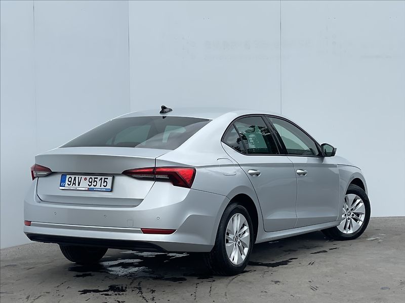 Škoda Octavia 2,0 TDI DSG Ambition Plus LED - fotka 3 z 23