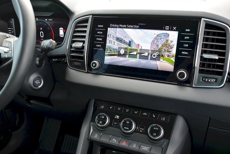 Škoda Karoq (2024) 1.5 TSI 110 kW TOP Selection D - fotka 22 z 29
