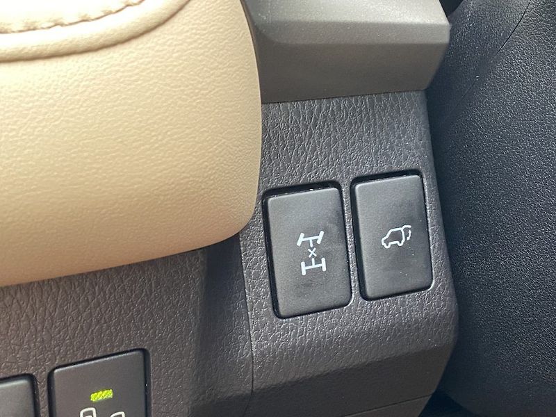 Toyota RAV4 2.2D, ČR, Premium, 4x4, navi - fotka 29 z 34