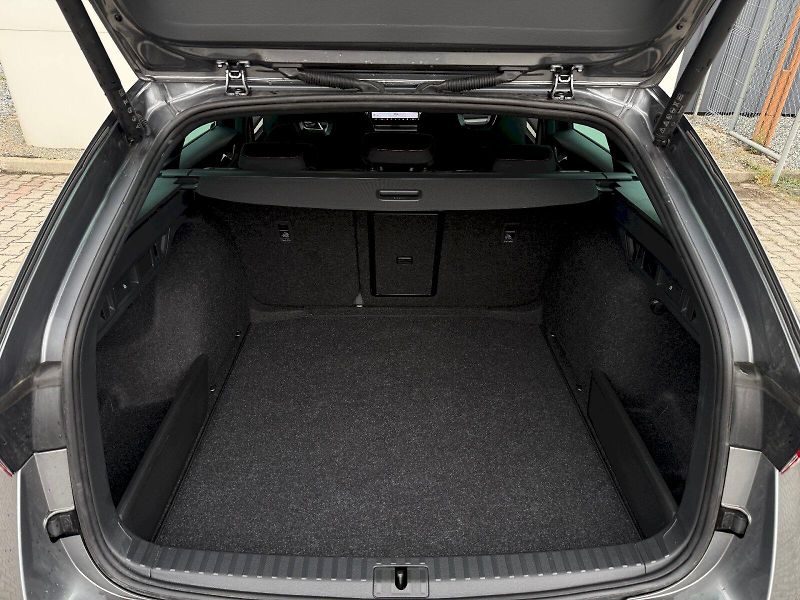 Škoda Octavia (2025) Combi 2.0 TSI 195 kW DSG RS - fotka 23 z 24