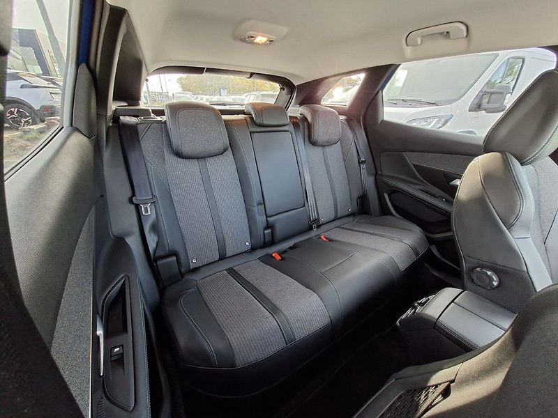 Peugeot 3008 ALLURE PACK HYBRID 225 e-EAT8 - fotka 6 z 31
