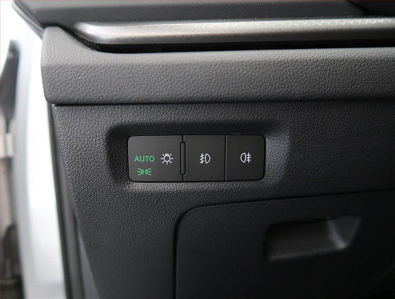 Škoda Octavia (2023) Ambition 2.0 TDI, ČR,1.maj - fotka 23 z 24