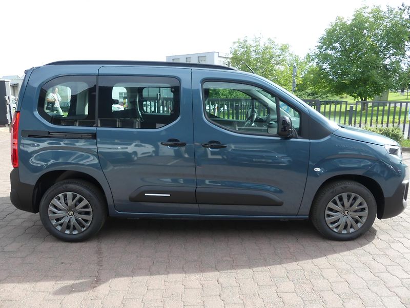 Citroën Berlingo (2026) PLUS Diesel 100k Manual - fotka 4 z 19