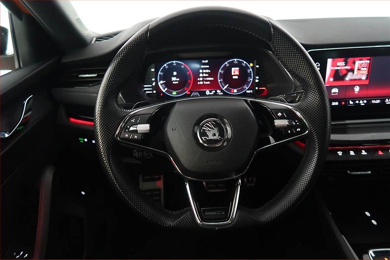 Škoda Octavia (2023) Sportline 2.0 TDI - fotka 16 z 20