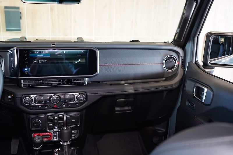 Jeep Wrangler (2026) MOAB 392 V8 - fotka 30 z 47