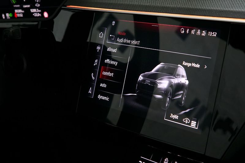 Audi e-tron 55 300kW S-line BlackEdi NV TZ - fotka 34 z 44