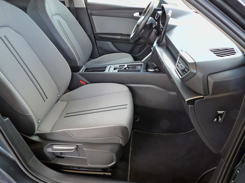 Seat Leon 2.0TDI 110kW DSG Rezervováno - fotka 25 z 34