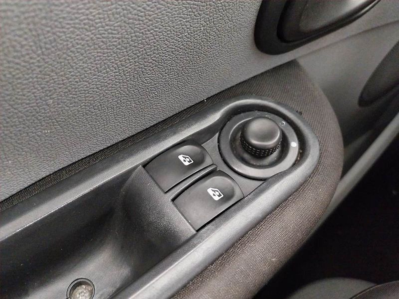 Renault Clio (2007) 1.2 16V , nová STK - fotka 15 z 15