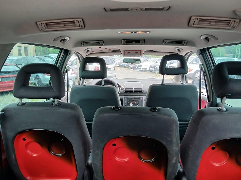 Volkswagen Sharan 2.0 TDI, ALU, 7 míst - fotka 32 z 34