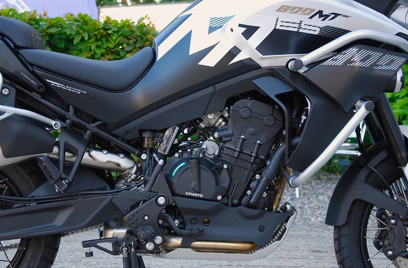 CFMOTO 800 MT (2026) 800MT - ES Explore WHITE - fotka 15 z 25