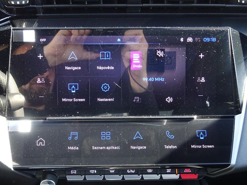 Peugeot 408 (2026) GT Plug-in HYBRID 240 e-DCS7 - fotka 37 z 55