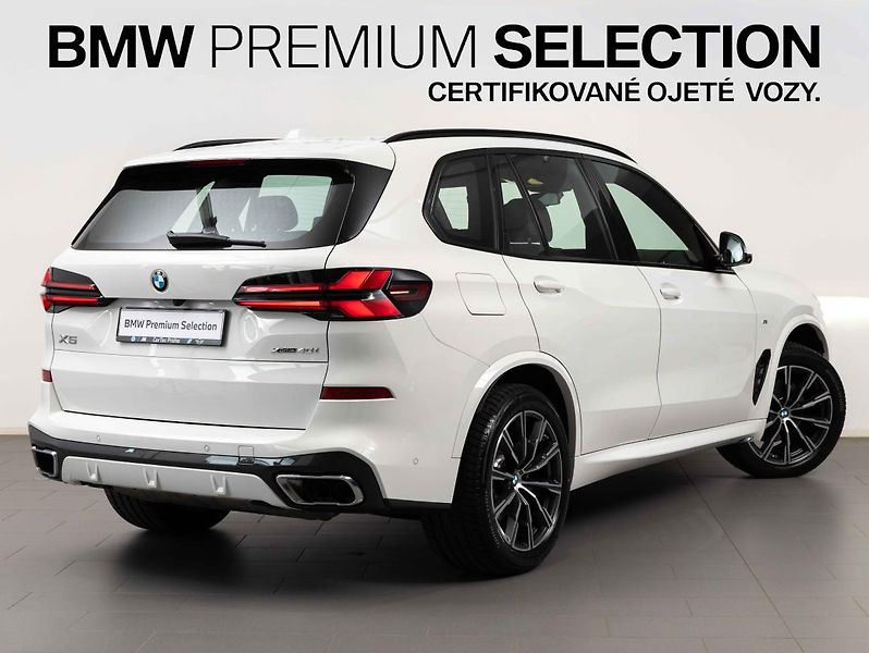 BMW X5 xDrive40i - fotka 5 z 23