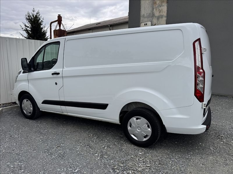 Ford Transit Custom 2,0 TDCi L1H1 DPH 1.maj ČR - fotka 10 z 50