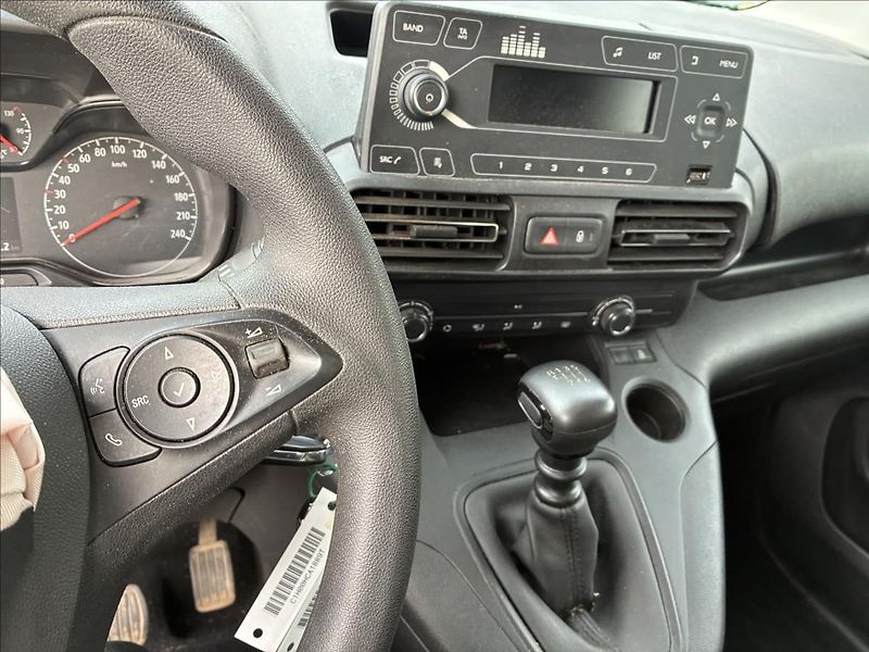 Opel Combo 1.2 T 81 kW 5 míst ČR DPH - fotka 12 z 17