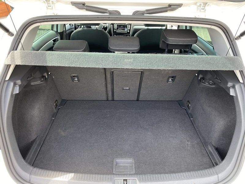 Volkswagen Golf 1.2TSi, Cup, 2x kola - fotka 28 z 28