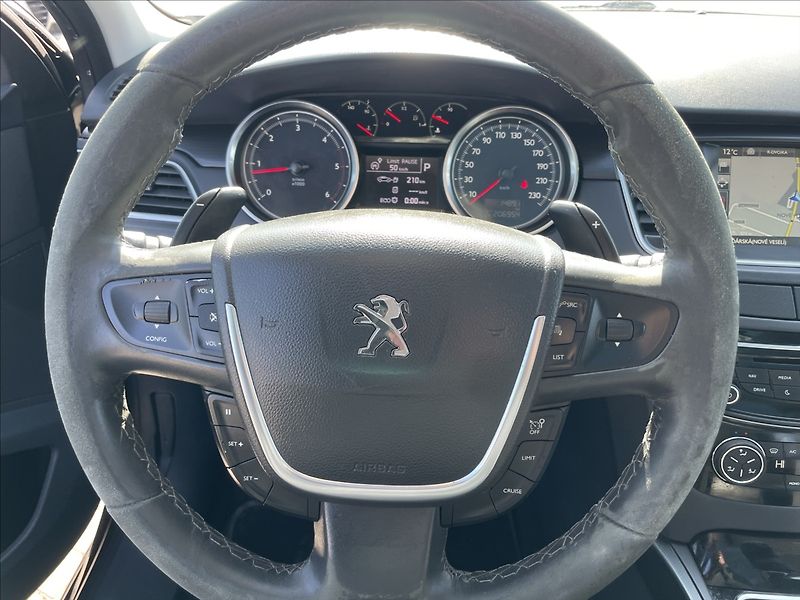 Peugeot 508 2,0 HDI 133kw SW Allure Automa - fotka 15 z 40