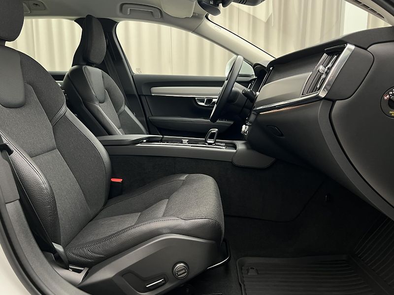 Volvo V90 B4 MOMENTUM AUT  - fotka 18 z 44