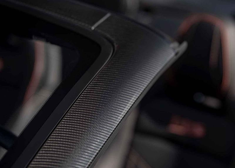 Aston Martin DBS Superleggera Volante