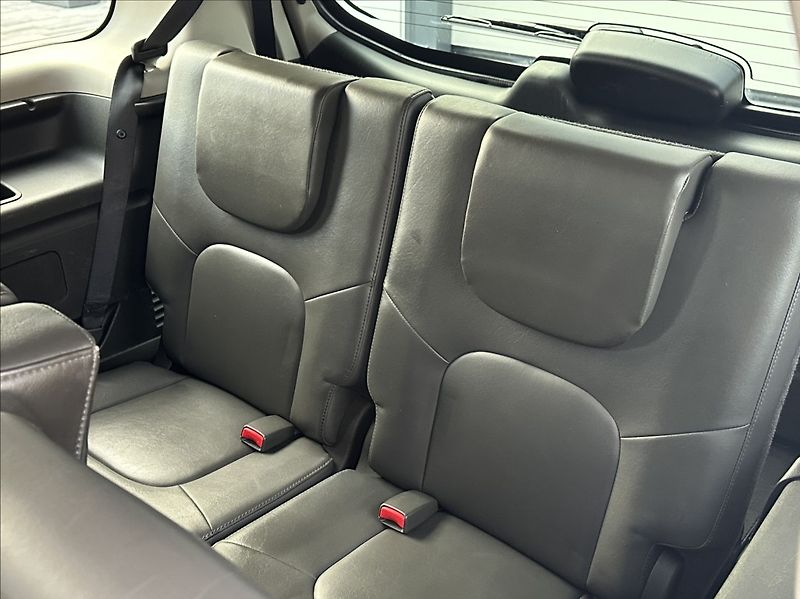Nissan Pathfinder 3,0 DCI 231PS  LE Executive 4x - fotka 16 z 55