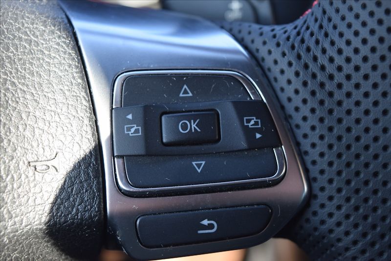 Volkswagen Golf 2,0 GTI 6 PO SERVISE AUTOMAT - fotka 27 z 45