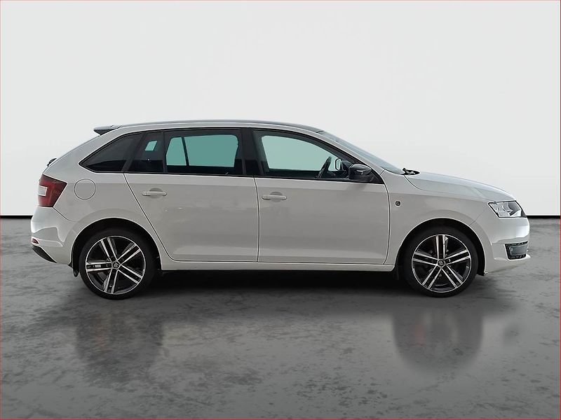 Škoda Rapid (2013) Spaceback 1.2 TSI, Xenony - fotka 6 z 16