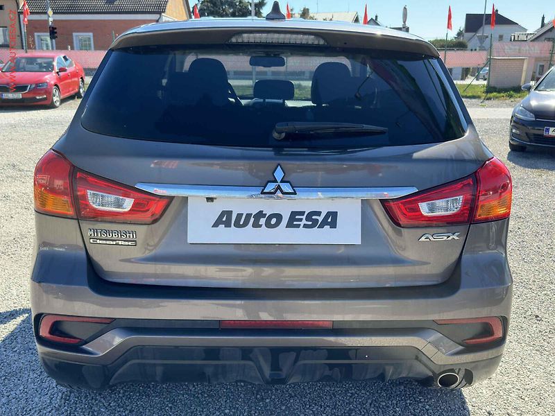 Mitsubishi ASX (2018) 1.6MIVEC, 2.maj,ČR, Xenon - fotka 5 z 20