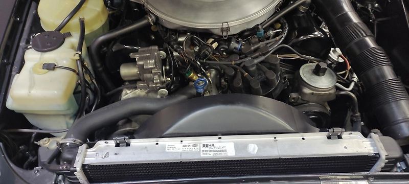 Mercedes-Benz SL (1986) R107 560 - fotka 21 z 23