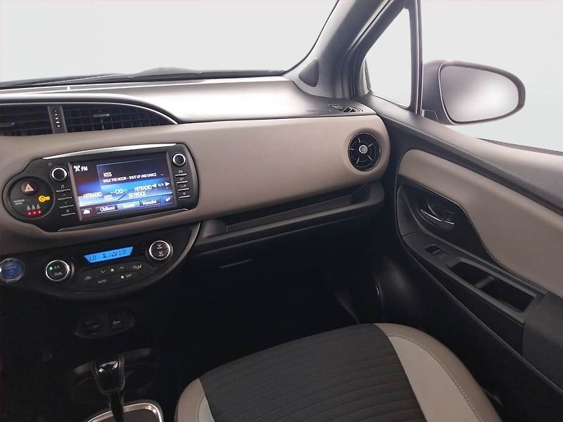 Toyota Yaris (2019) Style 1.5 Hybrid, Automat - fotka 8 z 24