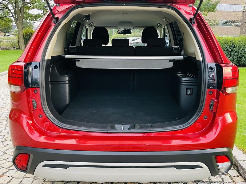 Mitsubishi Outlander 2.0i AUTOMAT 1.MAJITEL KAMERA  - fotka 20 z 43