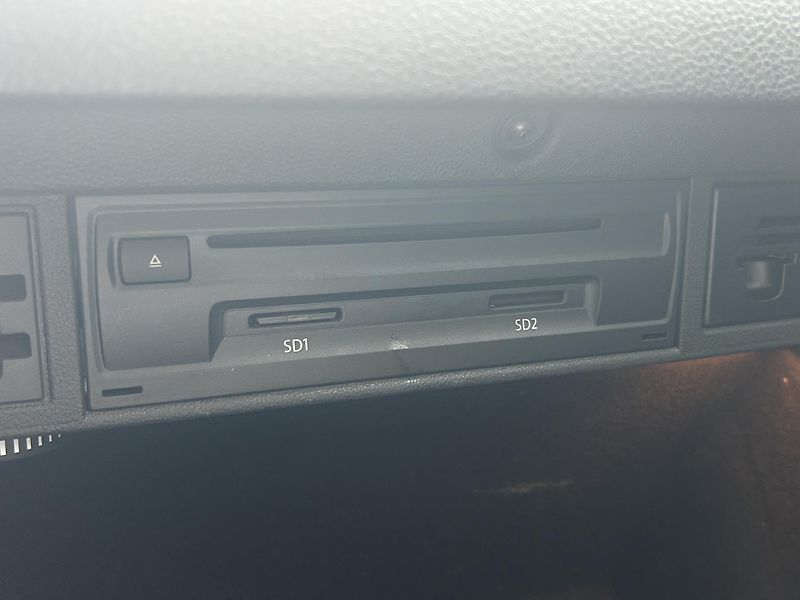 Volkswagen Golf Variant 2,0TDi Highline NAVI LEDMATRIX - fotka 60 z 69