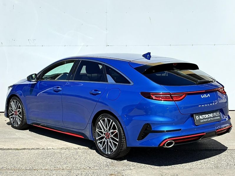 Kia ProCeed 1.6 T-GDI 150kW 7DCT GT - fotka 7 z 22