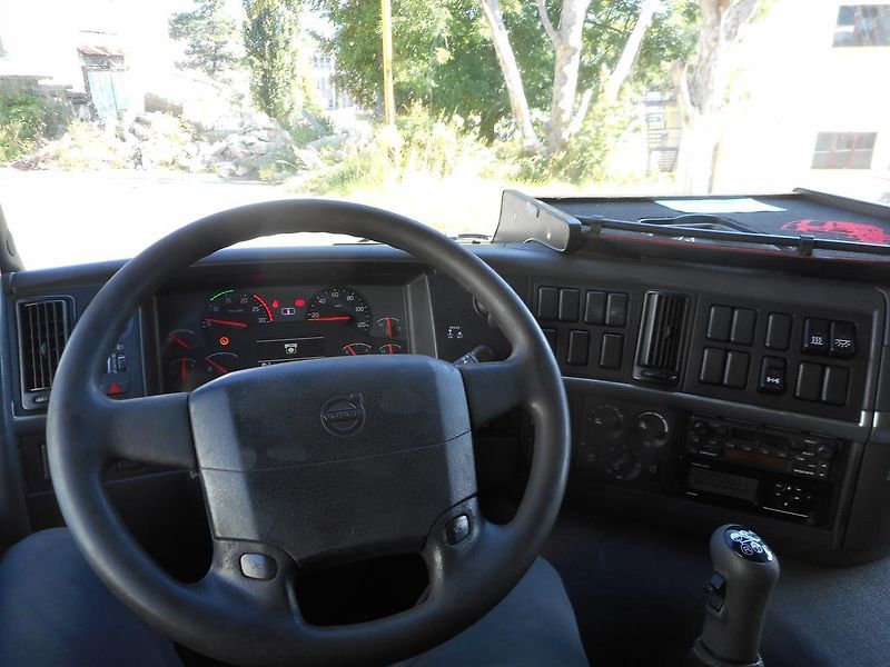 Volvo (2005) FM 12/420 manual - fotka 2 z 15