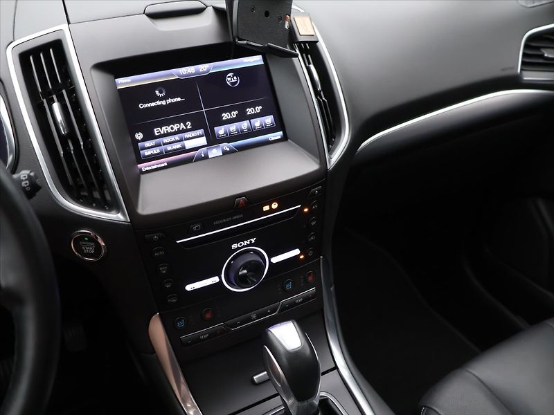 Ford S-MAX 2,0 EcoBoost 177kW Aut. DPH - fotka 27 z 39