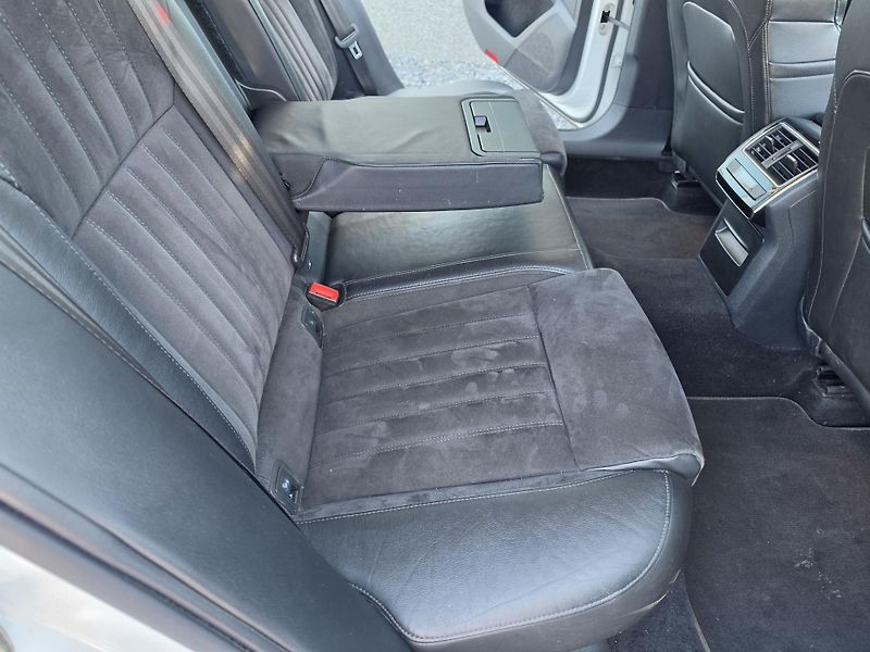 Škoda Superb 2.0 TDI ALCANTRA Led DSG  - fotka 16 z 24