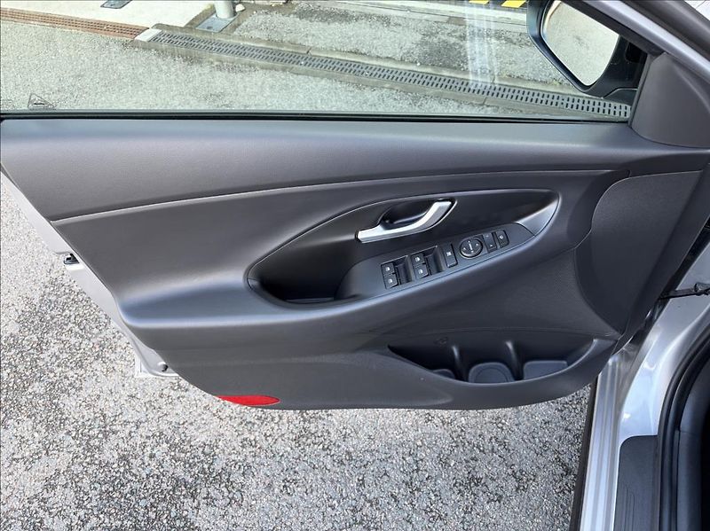 Hyundai i30 1,5 T-GDI DCT  WG FL N-Line - fotka 8 z 23