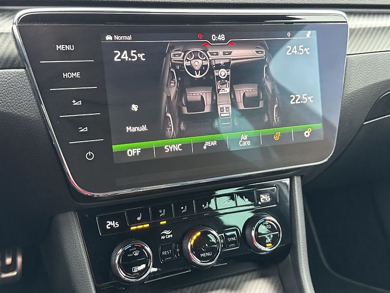 Škoda Superb (2020) Combi 2.0 TDI DSG Sportline - fotka 23 z 36