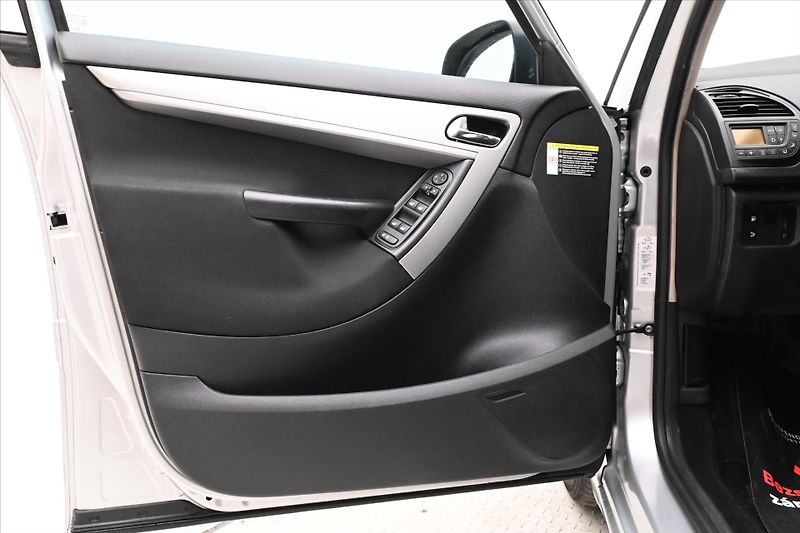 Citroën C4 Picasso 1,6 HDi 80 kW KLIMA Tažné - fotka 20 z 27