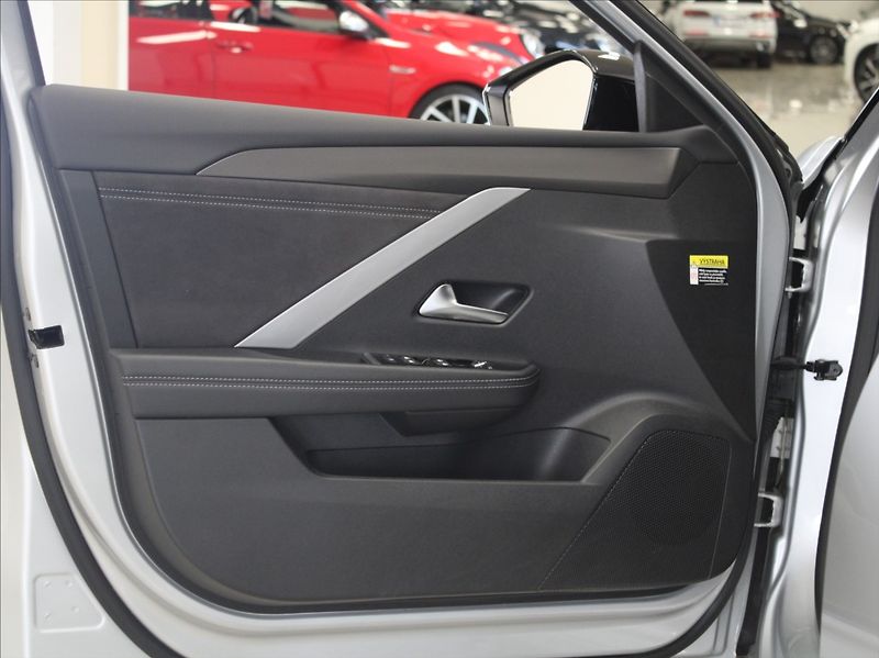 Opel Astra 1,6 GSE 165kW Sada Tech+ Paměť - fotka 20 z 30