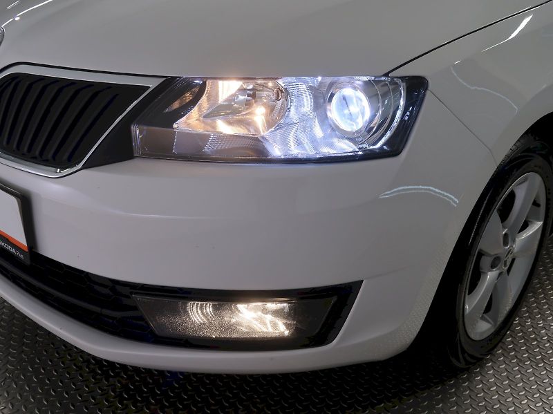Škoda Rapid (2015) AMBITION 1.2TSI 77KW PANORAMA - fotka 10 z 28