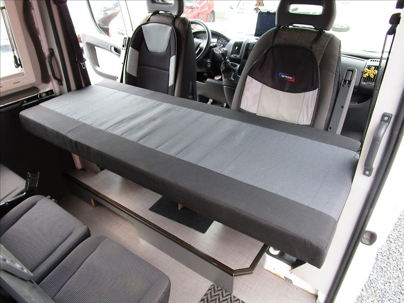 Peugeot Boxer 2.2HDi, Obytný, 5 míst - fotka 28 z 67