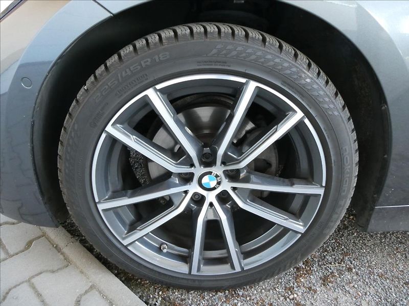 BMW Řada 3 2,0 320D xDrive,M-paket,1.maj. - fotka 17 z 52