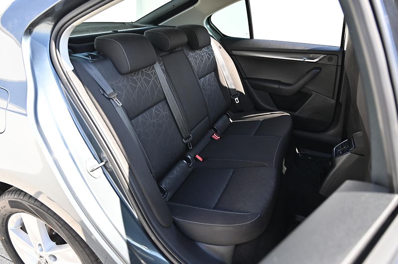 Škoda Octavia 1.6TDI 85KW DSG Clever 9/2018 - fotka 28 z 50